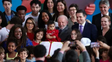 تشريع برازيلي جديد يفرض إجراءات مشددة لحماية الأطفال والقصر عبر منصات الإنترنت